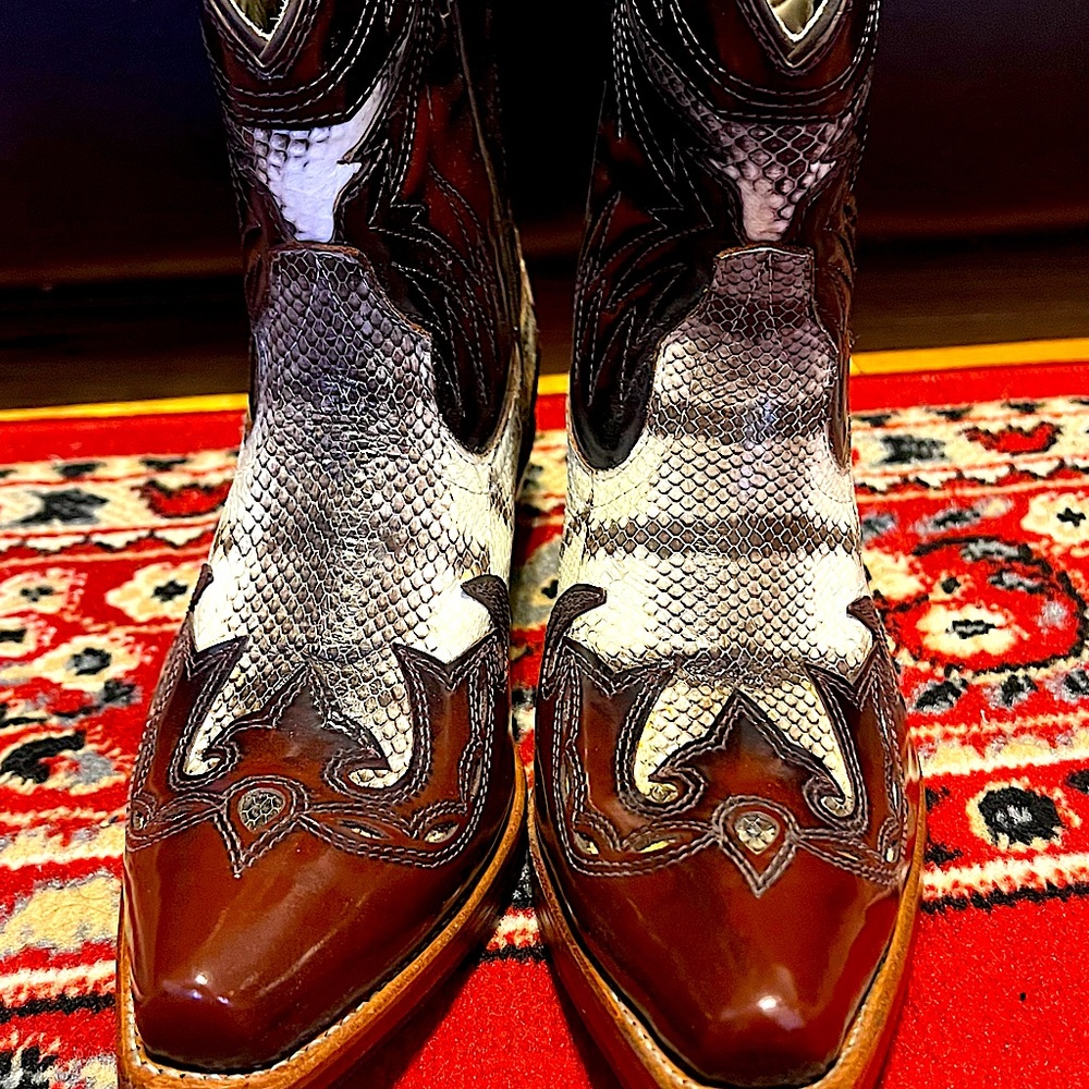 Italian Snake lather Dingo Boot,  Brand New, GP-RING-GUTESIEGEL, USA Size 8.